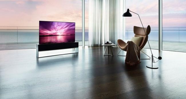 Помните телевизор от LG, скручивающийся в трубочку? Его производство прекращено