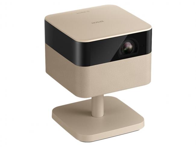 Epson EF-51: представлен новый 4K-проектор с функцией лампы и умной подсветкой