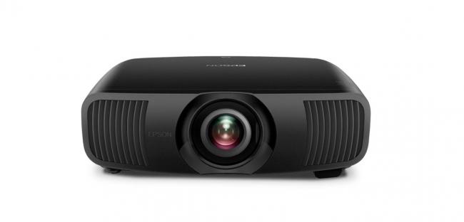 Представлен Epson Pro Cinema LS9000 — проектор, который не боится темноты и геймерских баталий