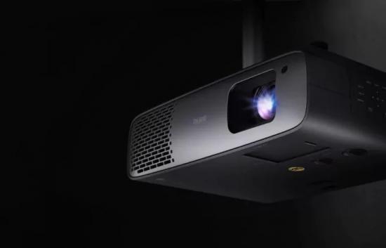 BenQ объявила цену на флагманский проектор HT 4550i и представила более доступные модели