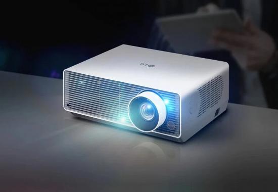LG представила проектор LG ProBeam BU60PSM